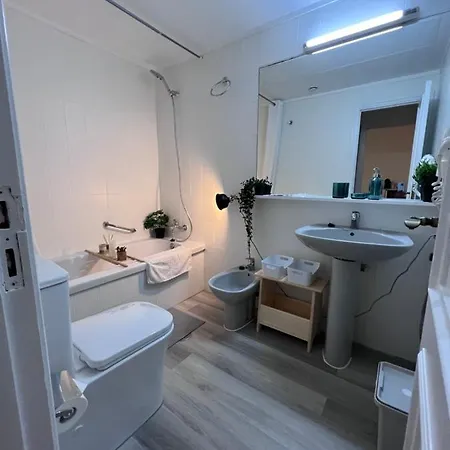 Luxury With Pool View Aparthotel