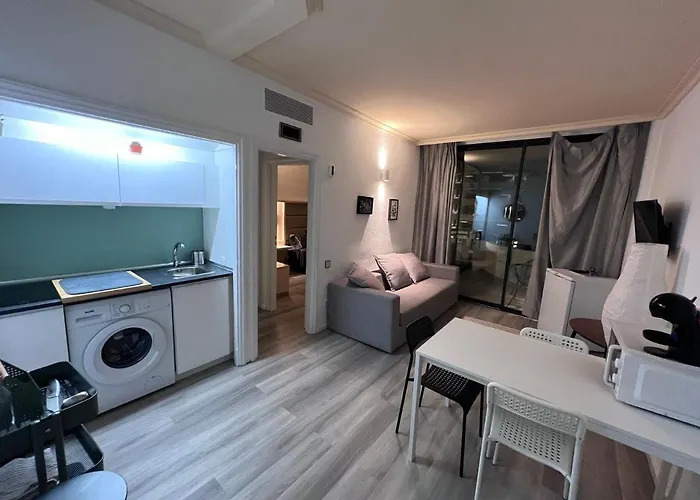 Luxury With Pool View Hotel apartamentowy 3*