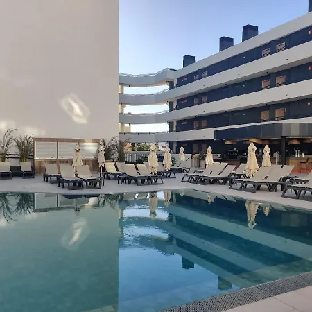 Luxury With Pool View アパートホテル