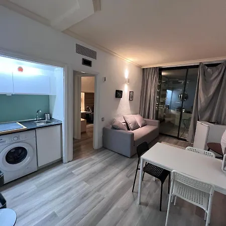 Luxury With Pool View アパートホテル 3*