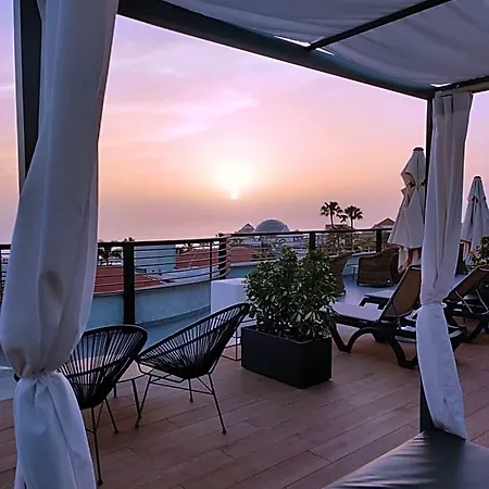 Aparthotel Luxury With Pool View 3*