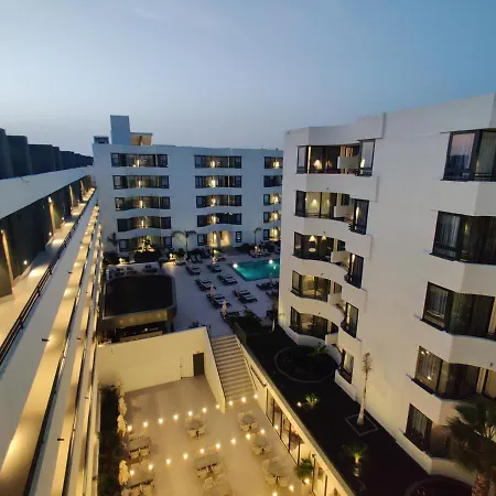 아파트호텔 Luxury With Pool View